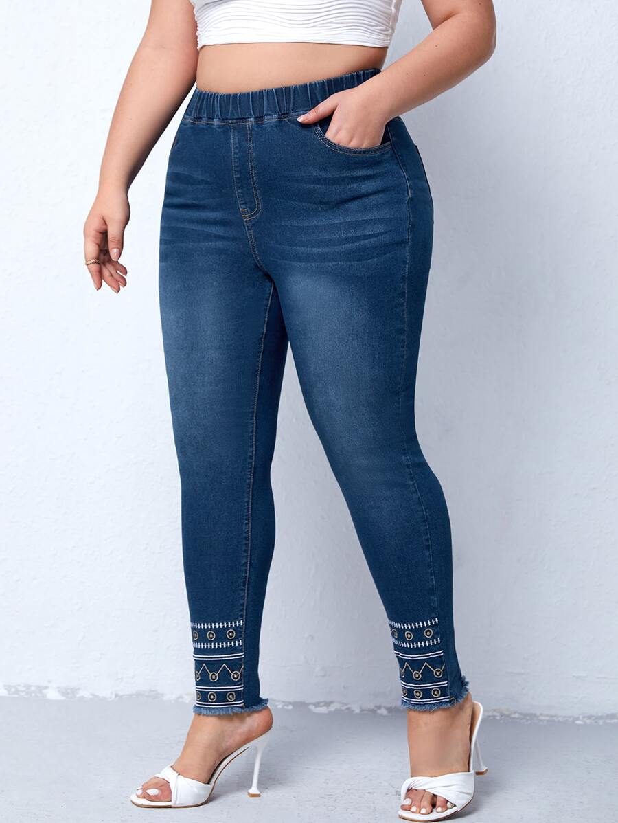 SHEIN Essnce 大碼幾何刺繡毛邊緊身牛仔褲 - 深色水洗藍 - 查看 1