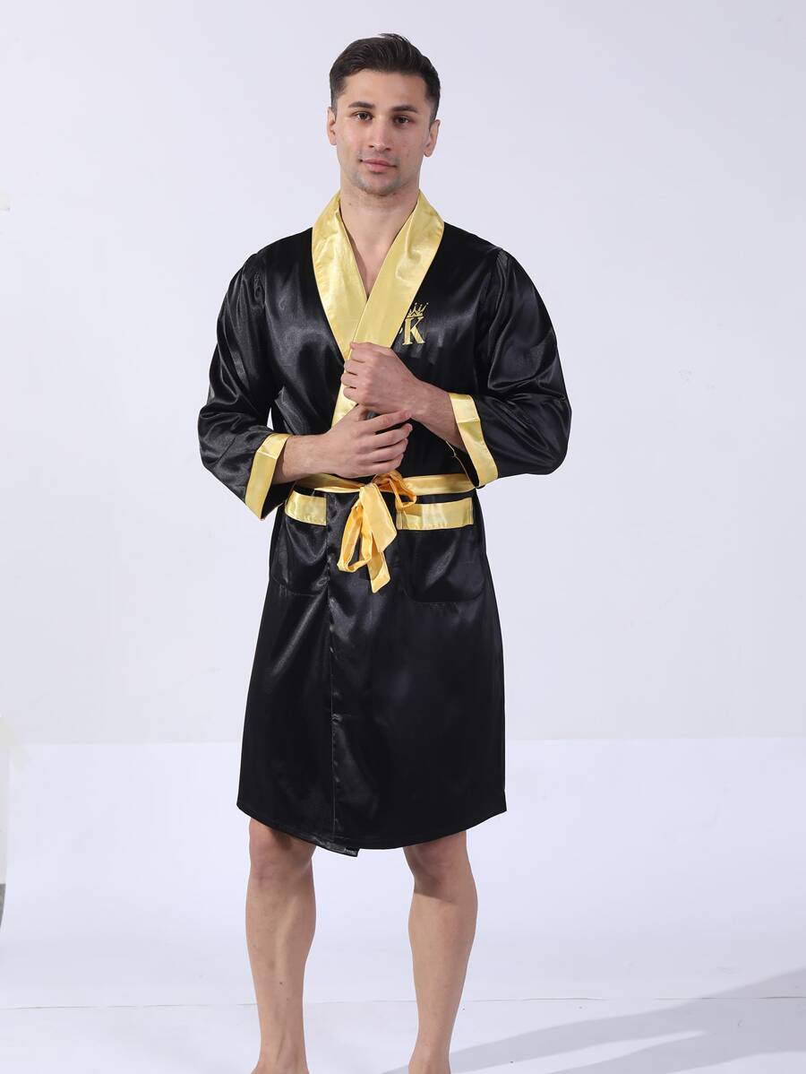 Hombres Bata homewear con estampado de letra con cinturón - Negro - Ver 1