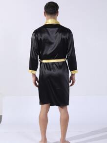 Hombres Bata homewear con estampado de letra con cinturón - Negro - Ver 2