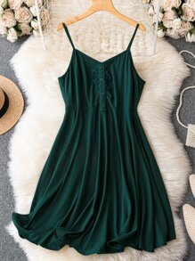 SHEIN LUNE 大碼素色前紐扣吊帶連衣裙 - 墨綠色 - 查看 1