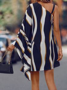 SHEIN LUNE 撞色不對稱領蝙蝠袖洋裝