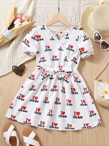 小女童愛心和字母圖案泡泡袖繫腰帶洋裝