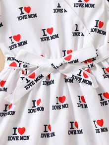 小女童愛心和字母圖案泡泡袖繫腰帶洋裝