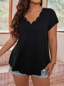 SHEIN LUNE Plus Scallop Trim Solid Tee - Black - View 1