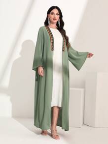 Al Najma 几何刺绣对比色带面板前开式适度长袖阿拉伯长袍 - 薄荷綠 - 查看 5