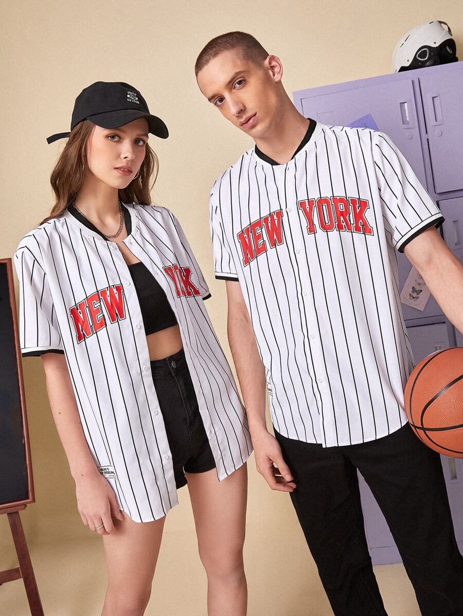 Manfinity RebelGame 1 pieza Camisa con estampado de rayas y letra cuello béisbol - Blanco - Ver 1