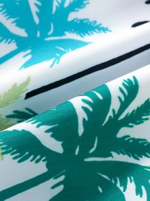 年輕男孩熱帶印花游泳短褲