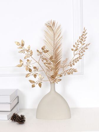 1 片人造塑料铁树叶、1 片桑叶、1 片橙叶