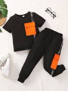 SHEIN Explorewe Young Boy Contrast Letter Tape Flap Pocket Tee & Sweatpants