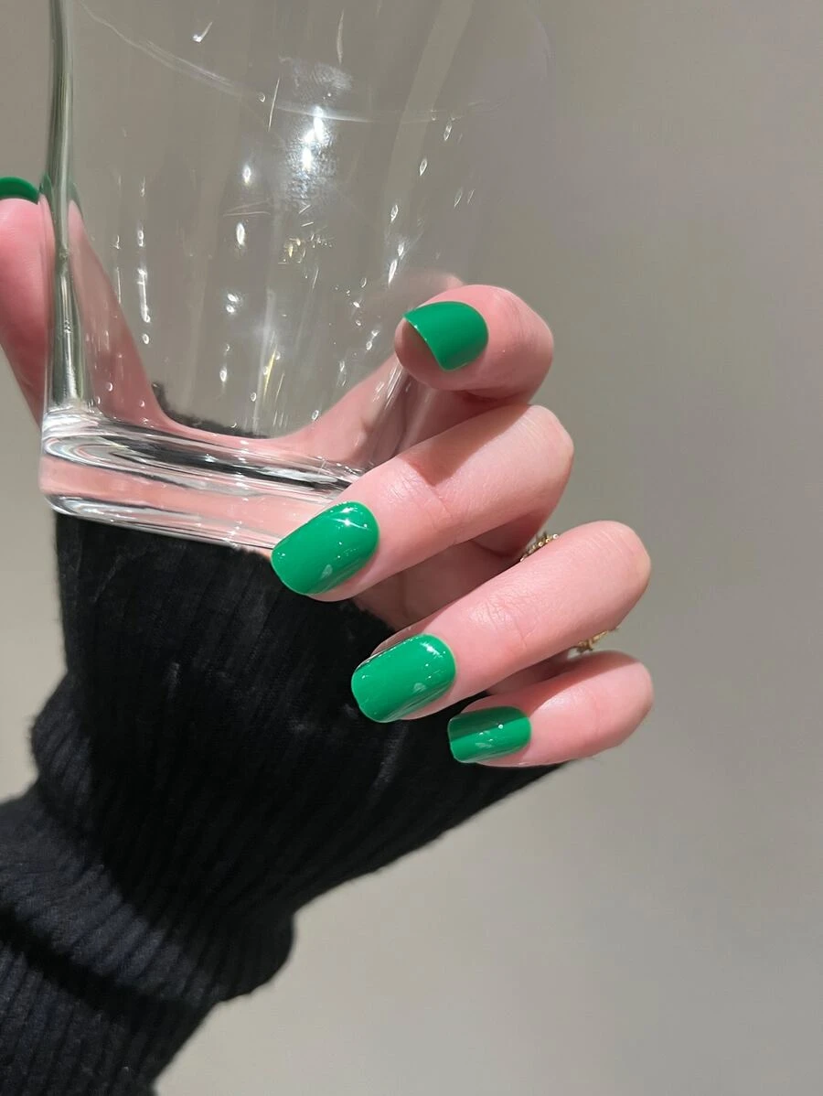 Upgrade Your Look with 24pcs Short Square Green Solid Plain Fake Nail & 1pc Nail File & 1sheet Tape - Green - View 1