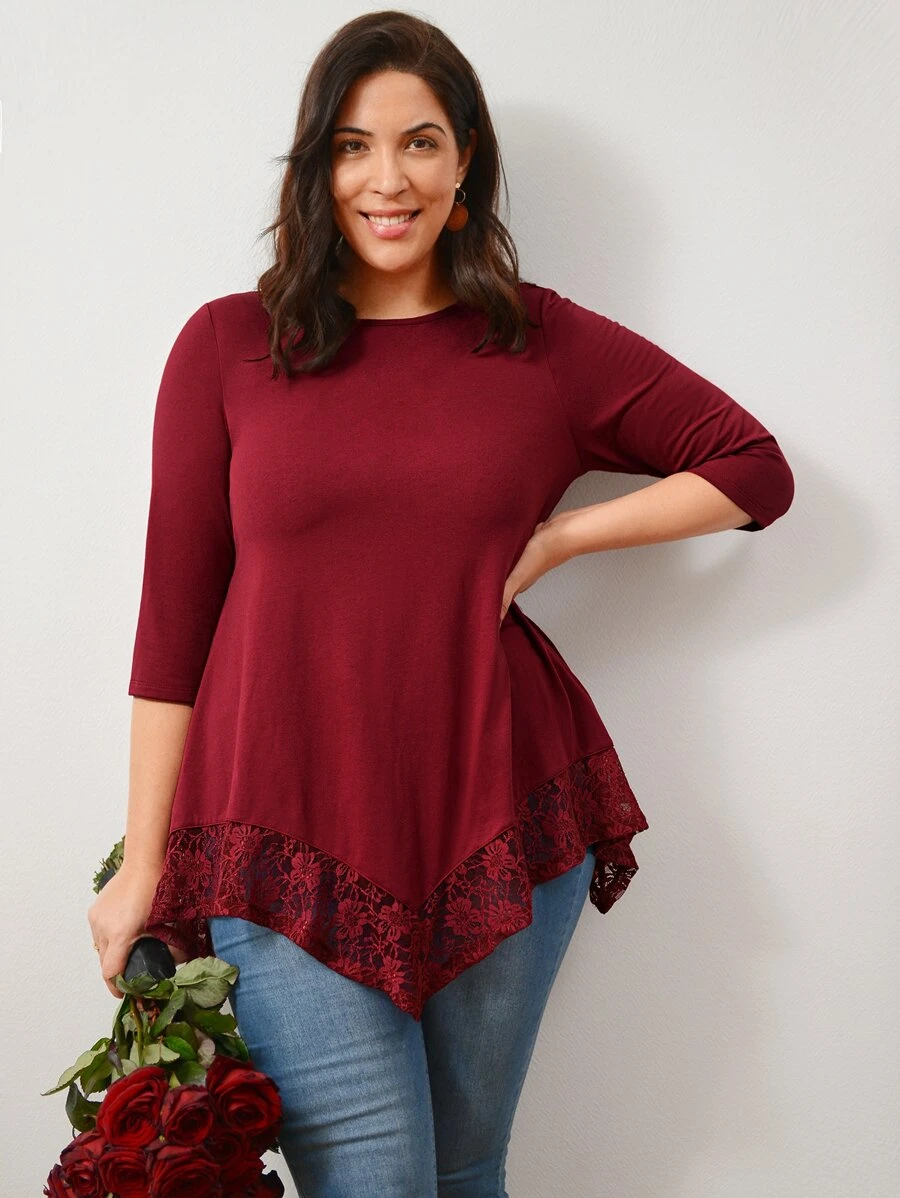 EMERY ROSE Plus Lace Trim Asymmetrical Hem Tee - Burgundy - View 1