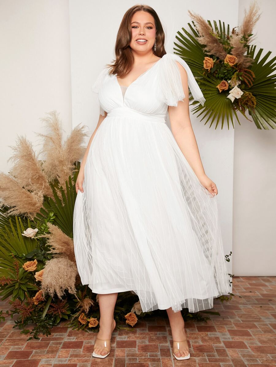 SHEIN Belle 大碼肩部打結網紗覆蓋蝴蝶袖婚紗洋裝 - 白色 - 查看 1
