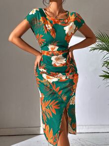 SHEIN Holidaya Vestido con estampado floral fruncido bajo con abertura de manga murciélago - Verde - Ver 5
