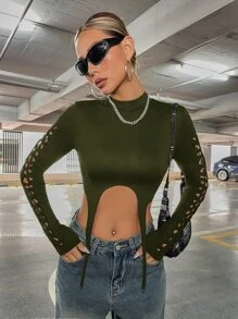 SHEIN ICON 鏤空吊帶襪細節短款上衣 - 軍綠色 - 查看 1