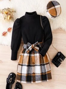 女孩立領泡泡袖T恤和格紋印花腰帶半身裙