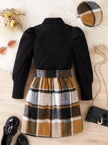 女孩立領泡泡袖T恤和格紋印花腰帶半身裙