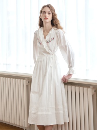 Simple Retro Abiti con ricamo floreale manica a campana nodo laterale