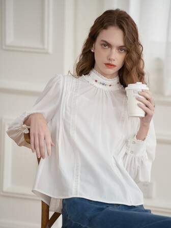 Simple Retro Blusa con bordado floral de cuello alto de manga farol