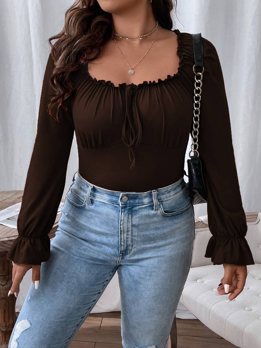 Flirla 帶褶邊修飾前打結波浪袖奶妻上衣 - 巧克力棕 - 查看 1