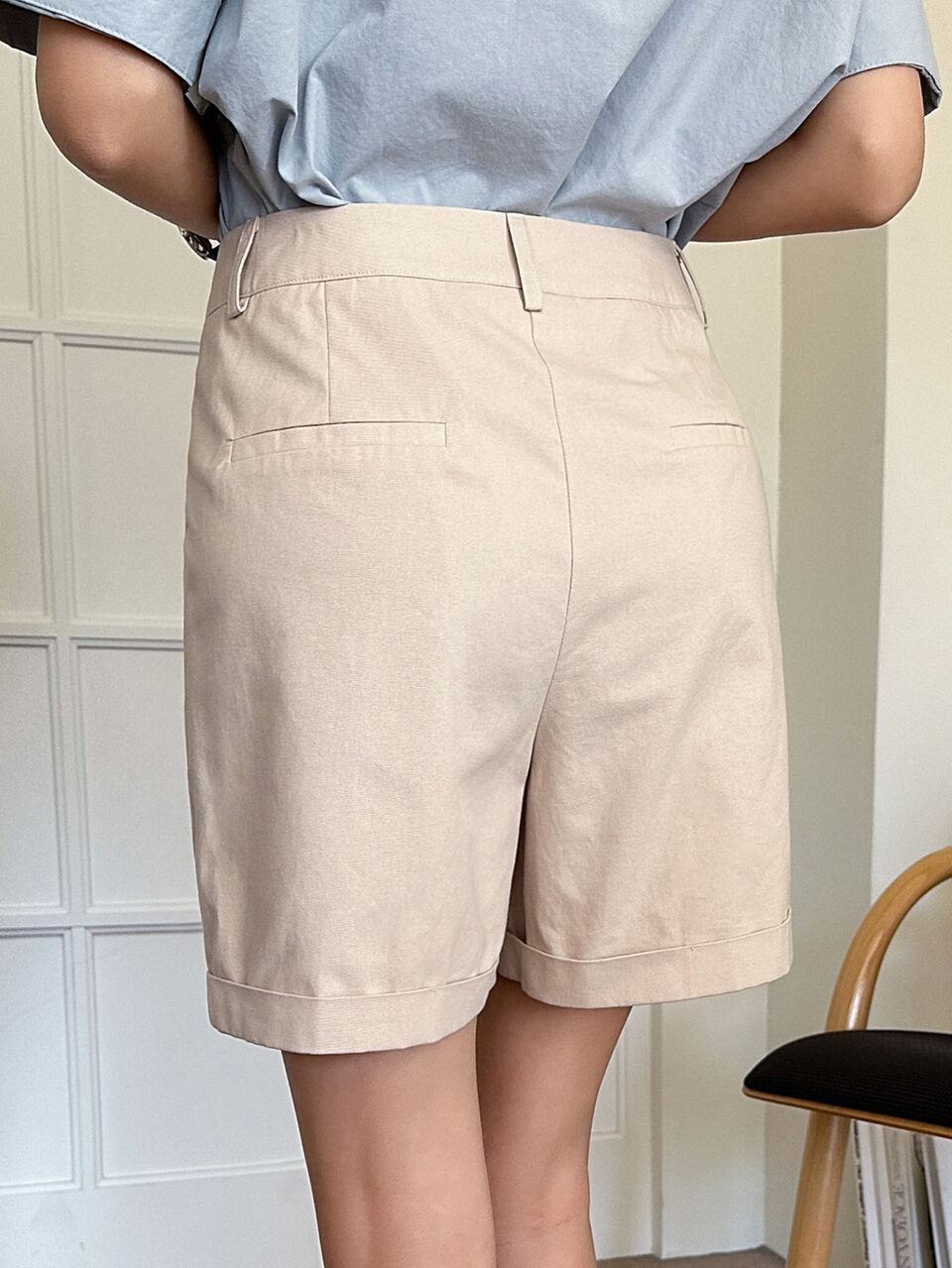 Plicated Detail Roll Hem Bermuda Shorts Without Belt
