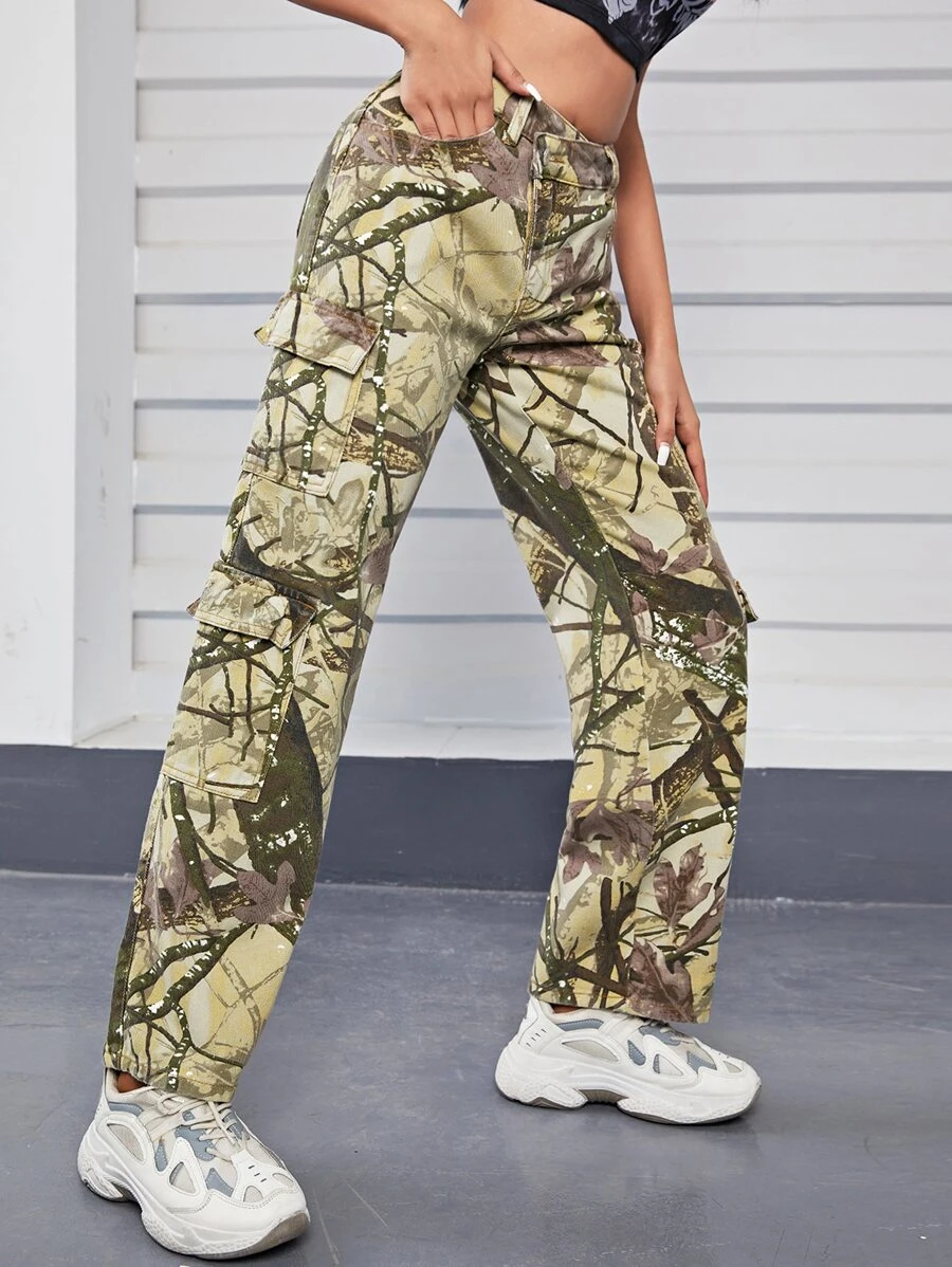 Allover Print Flap Pocket Cargo Jeans - Green - View 1