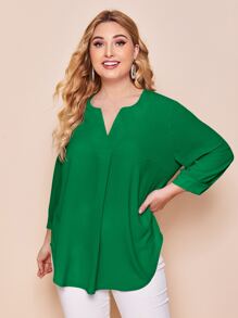 SHEIN LUNE Plus Notched Neck Curved Hem Top - Green - View 5