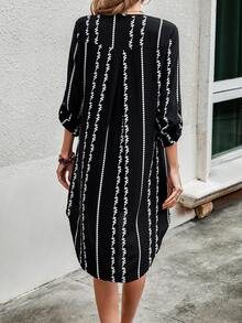 SHEIN LUNE 條紋印花捲邊袖高低下擺直筒連衣裙不附腰帶 - 黑與白 - 查看 2