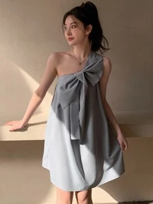 DAZY 前蝴蝶結單肩連衣裙 - 霧霾藍 - 查看 1