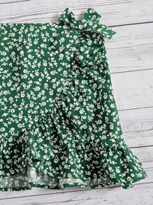 SHEIN Leap Crew Tween Girl Cut Out Tank Top & Ditsy Floral Print Ruffle Hem Skirt - Dark Green - View 4