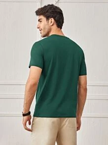 Manfinity VCAY Men Letter Patched Pocket Front Tee - Dark Green - View 2