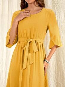 EMERY ROSE Vestido con cinturón de manga con volante bajo con fruncido - Amarillo - Ver 4