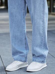 Manfinity Hypemode Men Straight Leg Jeans - Light Wash - View 5