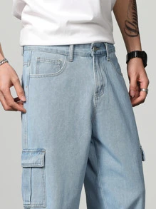 Manfinity Homme Loose Fit Men's Cotton Cargo Jeans With Flap Pockets - Light Wash - View 3