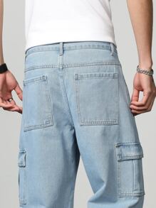 Manfinity Homme Loose Fit Men's Cotton Cargo Jeans With Flap Pockets - Light Wash - View 4
