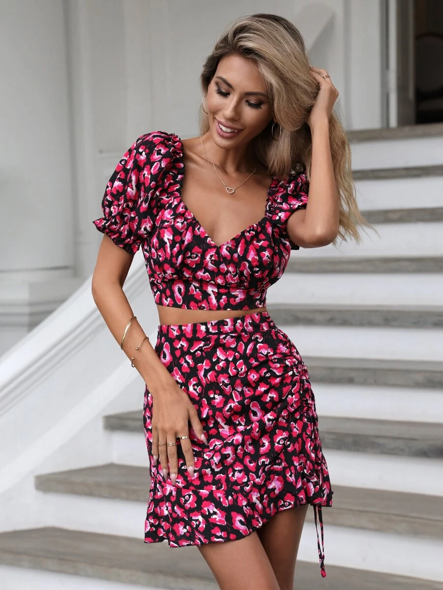 SHEIN WYWH Top crop con estampado de manga farol & Falda con cordón lateral bajo con fruncido