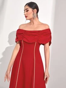 Modelyn 一字肩撞色滾邊洋裝 - 紅色 - 查看 3