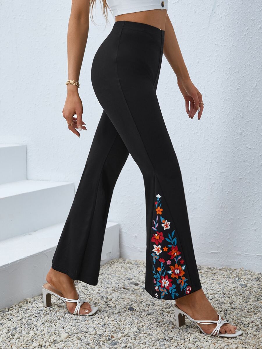 SHEIN Clasi Floral Print Flare Leg Trousers - Black - View 1