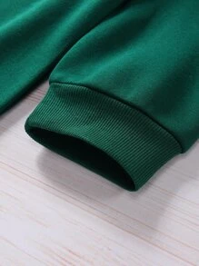 SHEIN LUNE Plus Heart & Letter Graphic Sweatshirt - Dark Green - View 4