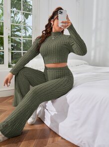 SHEIN EZwear Plus Mock Neck Crop Top & High Waist Pants