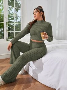 SHEIN EZwear Plus Mock Neck Crop Top & High Waist Pants