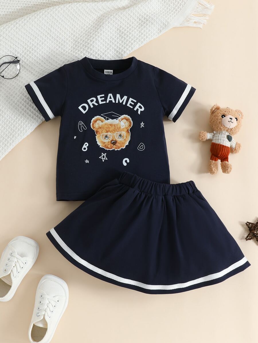 嬰兒熊和字母圖案T恤和裙子
