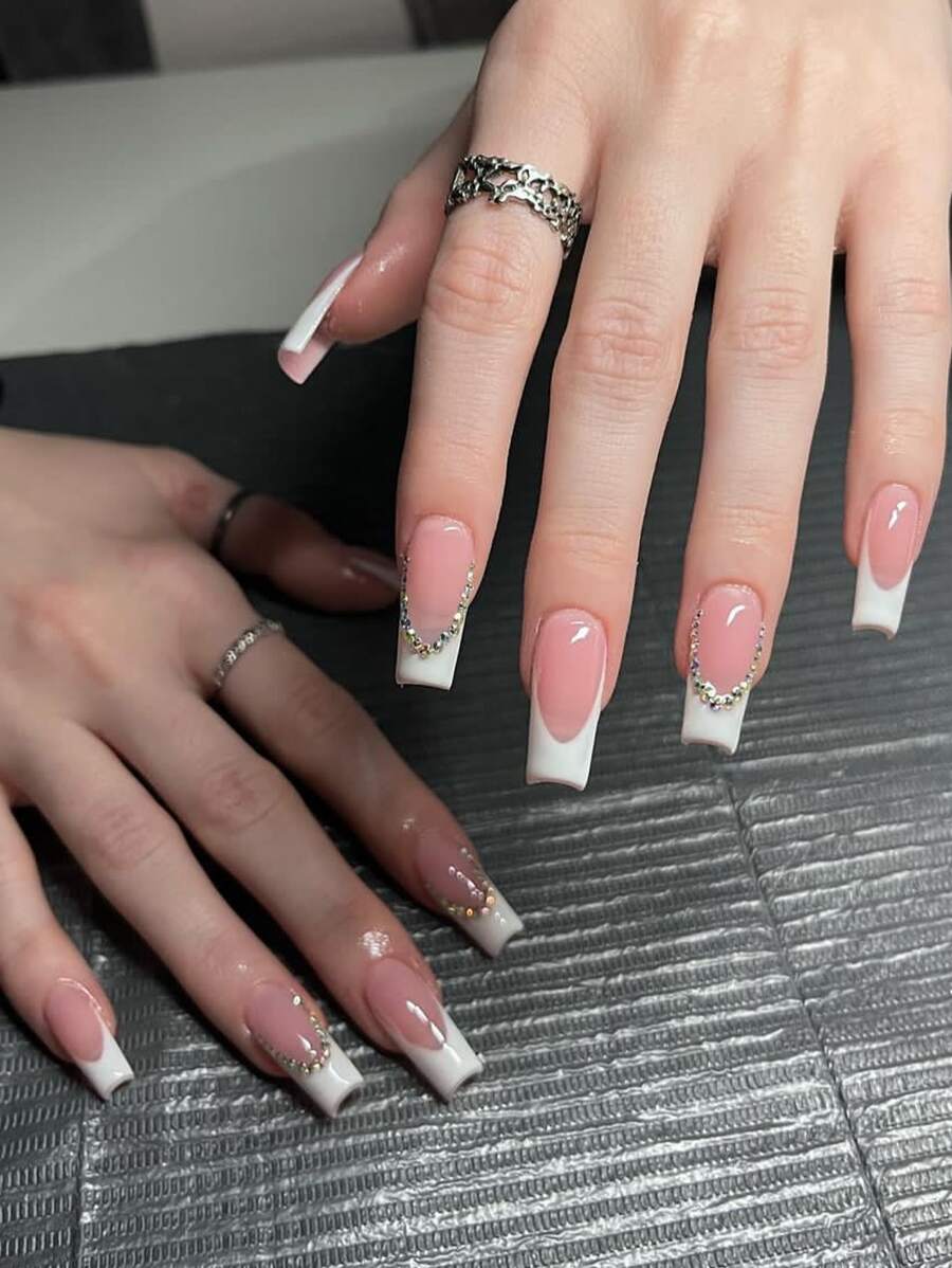 Actualice instantáneamente su aspecto con 24 piezas de uñas falsas cuadradas largas blancas con decoración de diamantes de imitación en 3D francés y un set que incluye 1 lima de uñas y 1 hoja de uñas adhesivas. Suministros de uñas uñas falsas uña falsa uña acrílica - Multicolor - Ver 1