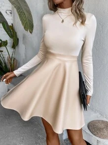 SHEIN Privé 素色小高領傘狀A字洋裝 - 杏色 - 查看 1