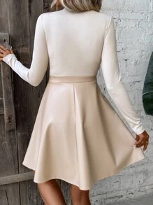 SHEIN Privé 素色小高領傘狀A字洋裝 - 杏色 - 查看 2