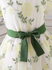 SHEIN Girls Floral Embroidery Mesh Puff Sleeve Dress - Beige - View 5