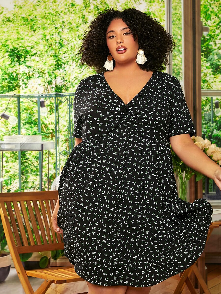SHEIN CURVE+ Plus Ditsy Floral Print Dress - Black - View 1