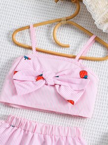 SHEIN 小女童條紋圖案和草莓圖案前蝴蝶結吊帶短上衣和荷葉邊半身裙 - 淺粉色 - 查看 3