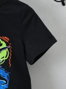 SHEIN 男小童黑色恐龍和字母圖案休閒短袖T恤和短褲套裝適合夏天 - 黑色 - 查看 4