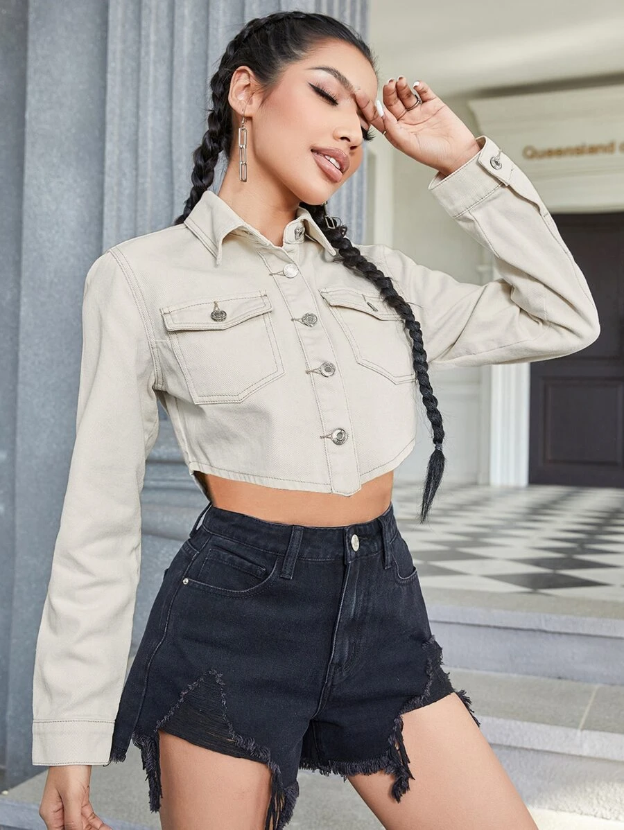 Top mezclilla crop con bolsillo con solapa con botón delantero - Beis - Ver 1