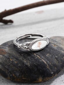 Anillo con diseño de oval